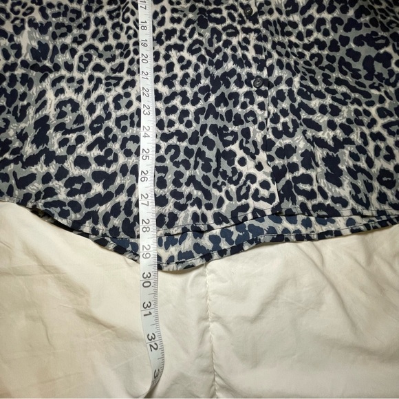 Jones of NY Navy and GrayLeopard Print Button-Up Blouse size 22W - Picture 4 of 12